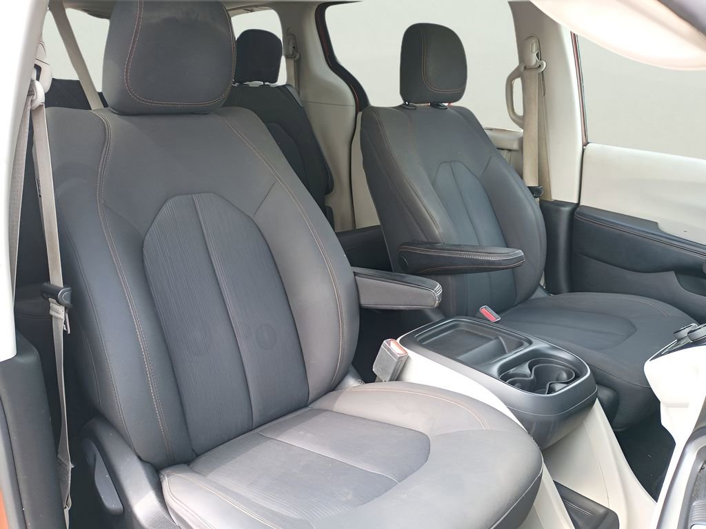 Used 2018 Chrysler Pacifica Touring Plus w/ Tire & Wheel Group image 20