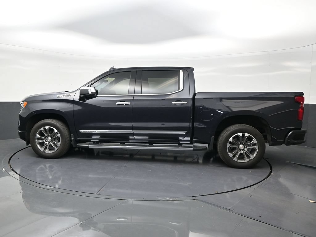 Used 2023 Chevrolet Silverado 1500 High Country w/ Technology Package RWD image 2