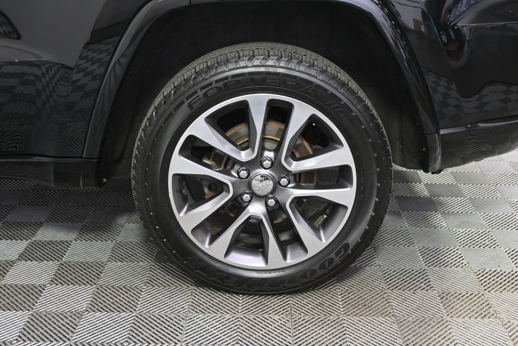 Used 2017 Jeep Grand Cherokee Overland AWD/4WD image 20