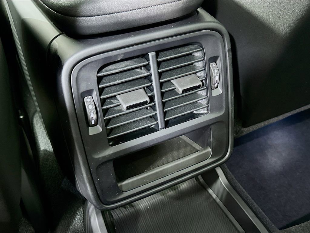 New 2025 Porsche Taycan image 27