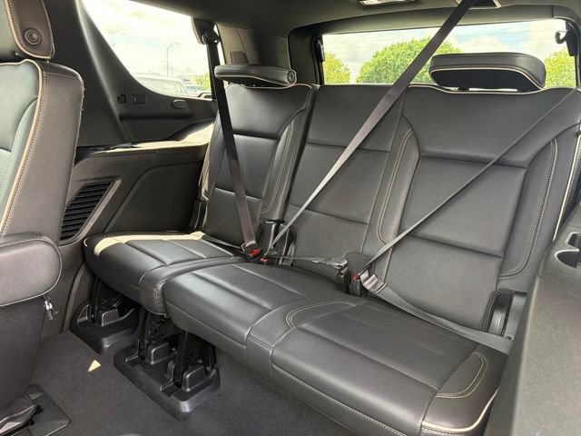 Used 2024 Chevrolet Tahoe Premier AWD/4WD image 18