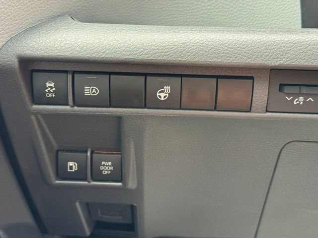 Used 2024 Toyota Sienna XSE FWD image 35