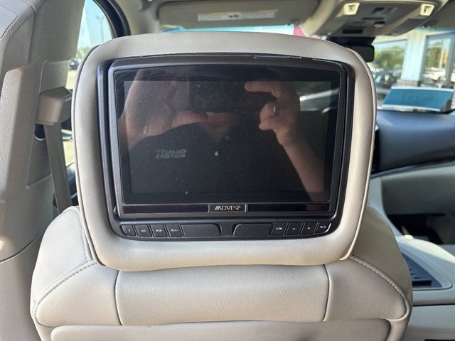 Used 2016 Cadillac Escalade Luxury AWD/4WD image 11