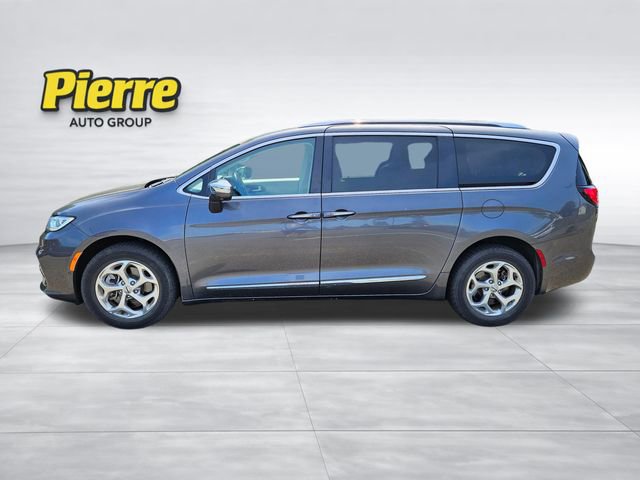 Used 2021 Chrysler Pacifica Limited w/ Premium & Safety Sphere Group AWD/4WD image 3