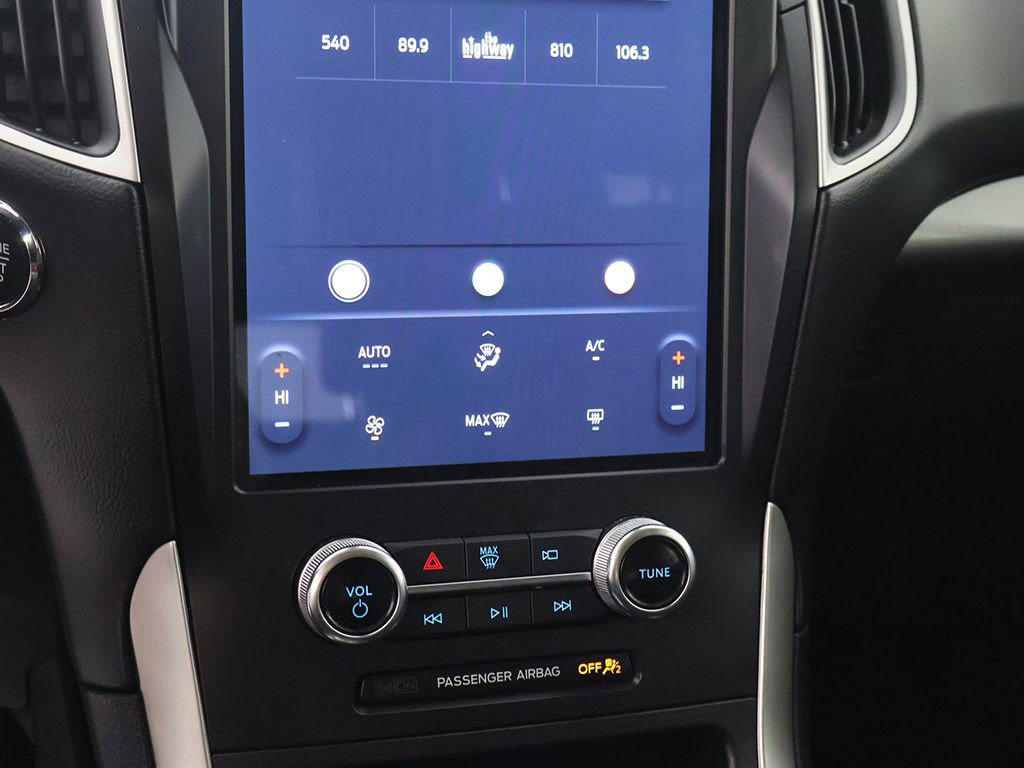 Used 2024 Ford Edge SE w/ Black Appearance Package image 38