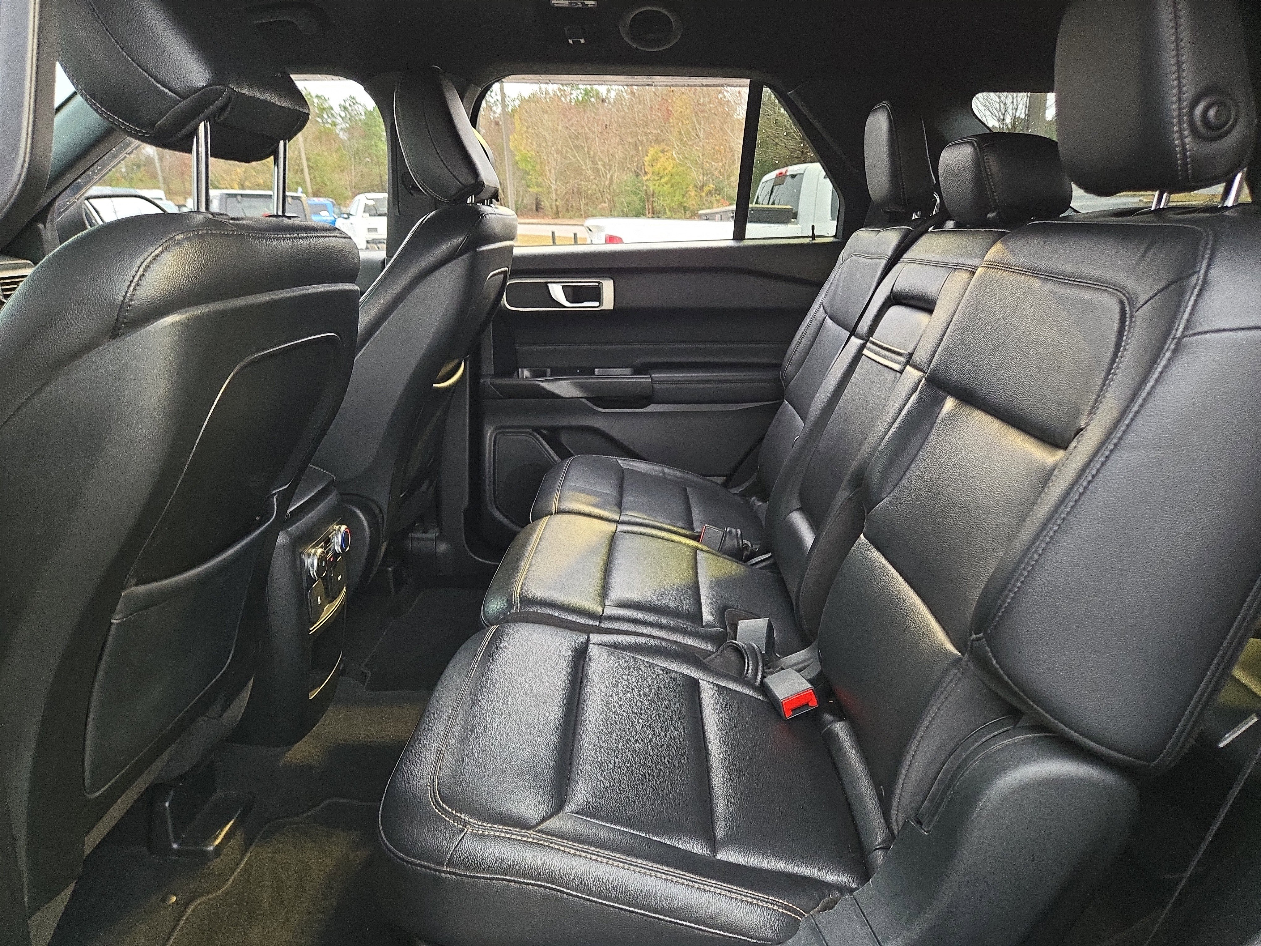 Used 2020 Ford Explorer XLT w/ Equipment Group 202A image 15