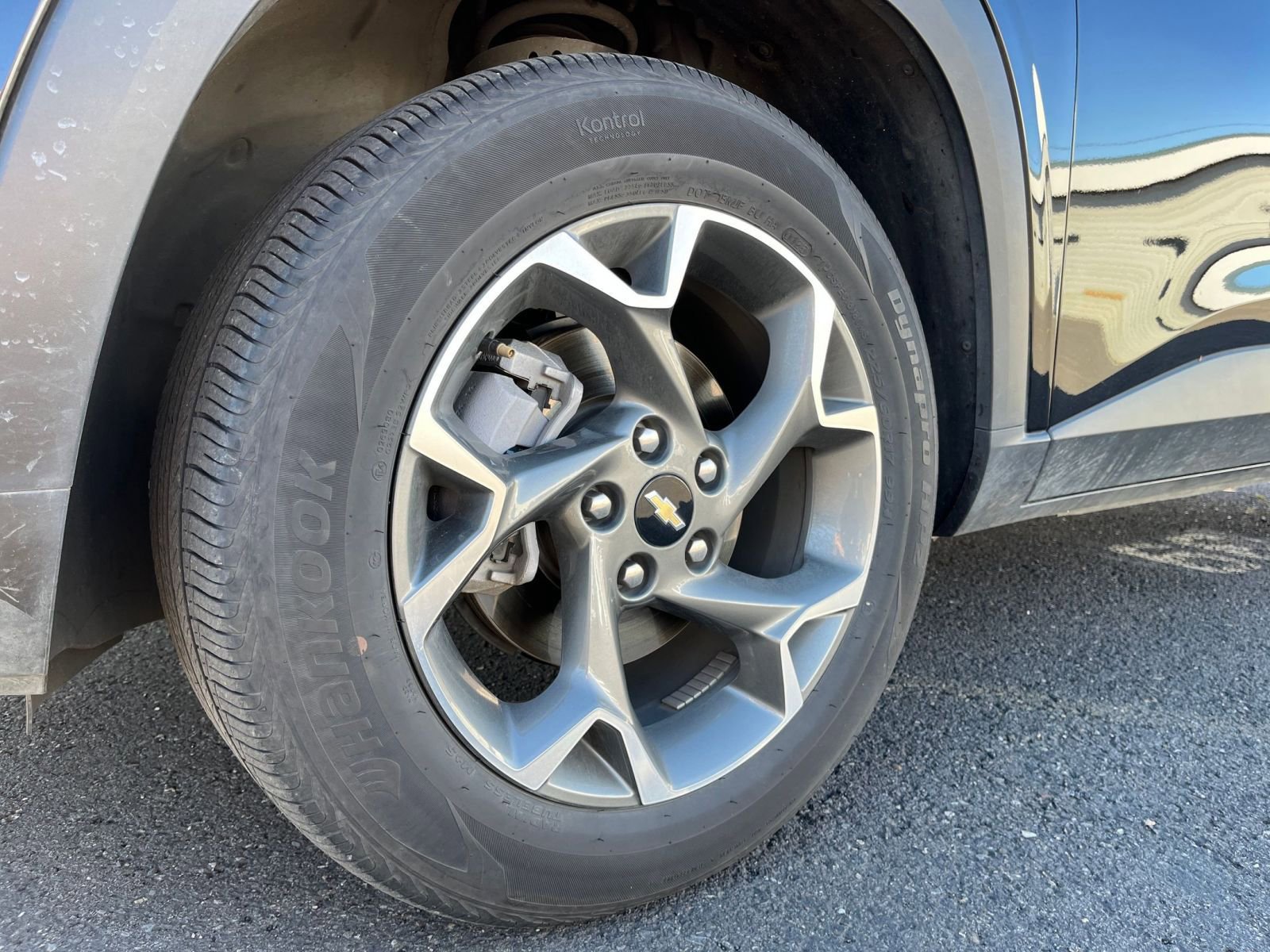 Used 2025 Chevrolet Trax LT FWD image 29
