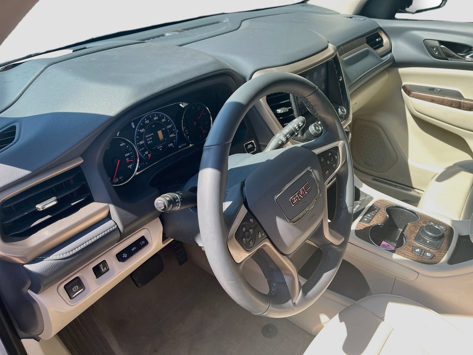 Used 2023 GMC Acadia Denali w/ Trailering Package FWD image 9