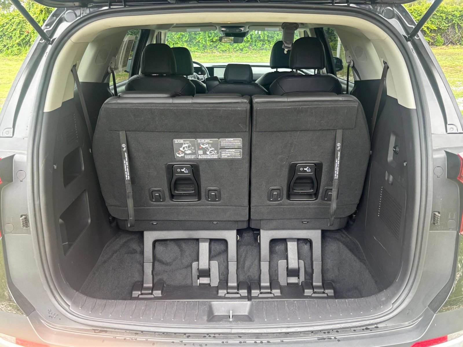Used 2026 Kia Carnival FWD image 33