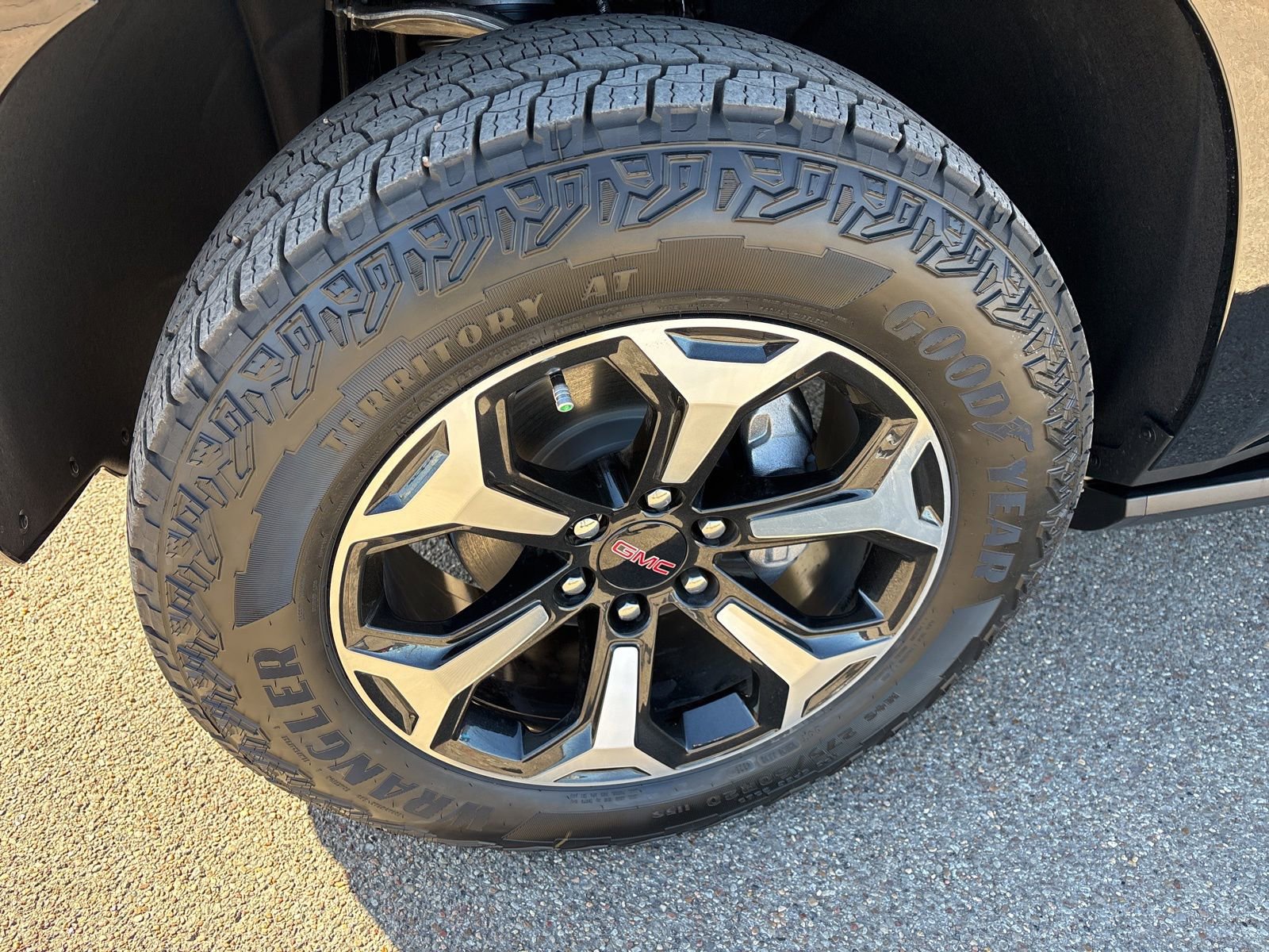 New 2026 GMC Yukon AT4 w/ AT4 Premium Plus Package image 26