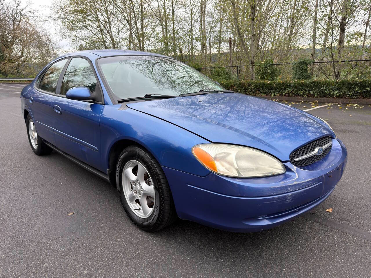 Used 2003 Ford Taurus SE image 3