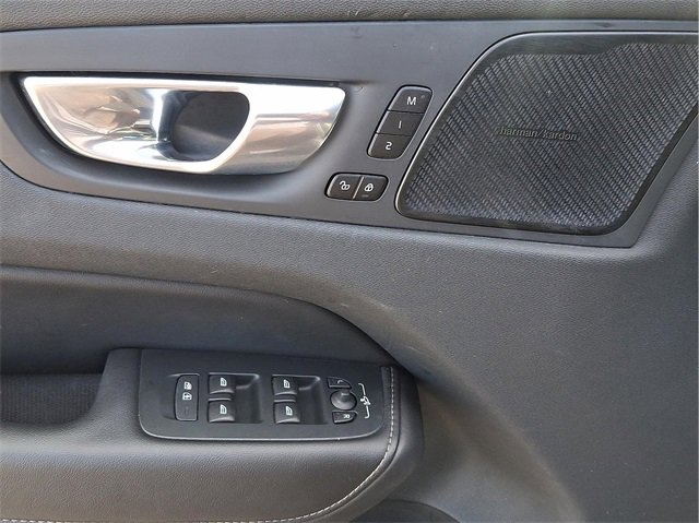 Certified 2023 Volvo XC60 B6 Ultimate w/ Protection Package Premier image 13