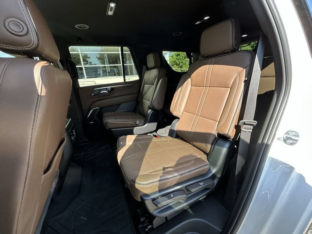 Used 2025 Chevrolet Tahoe High Country AWD/4WD image 23