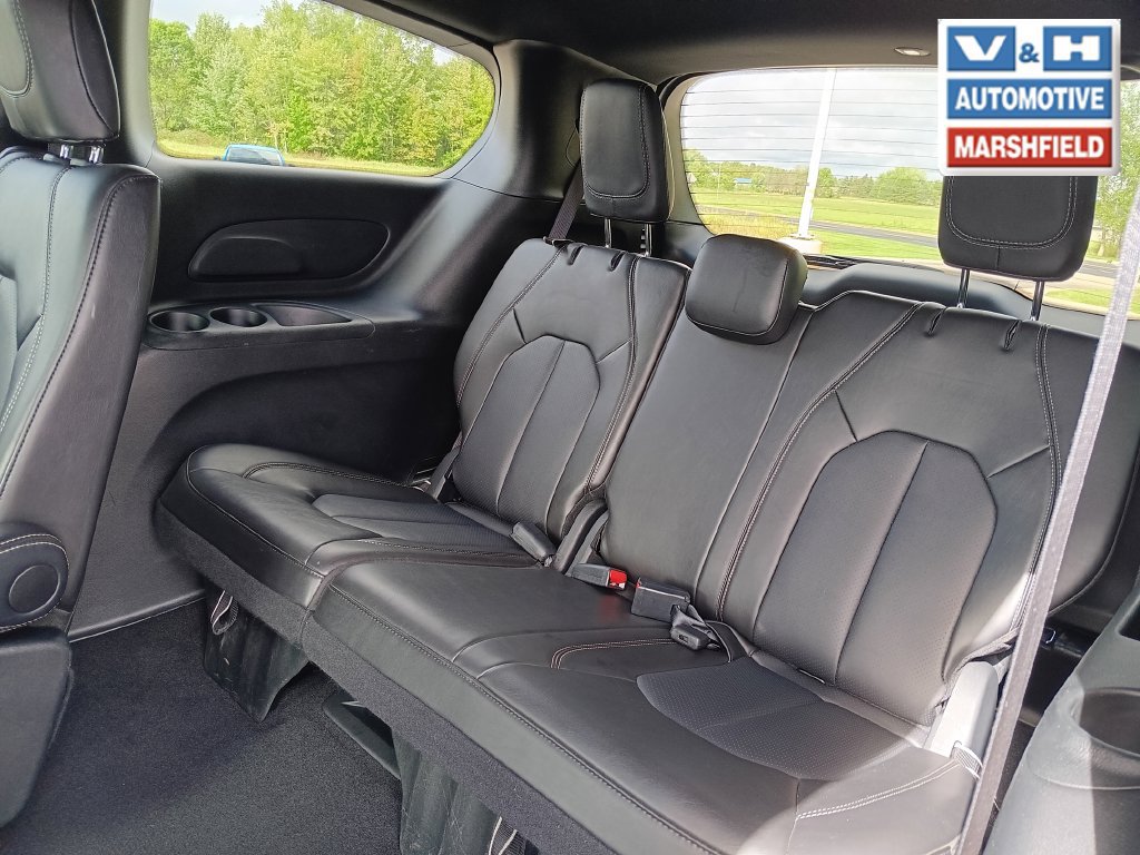 Used 2025 Chrysler Pacifica Select FWD image 23