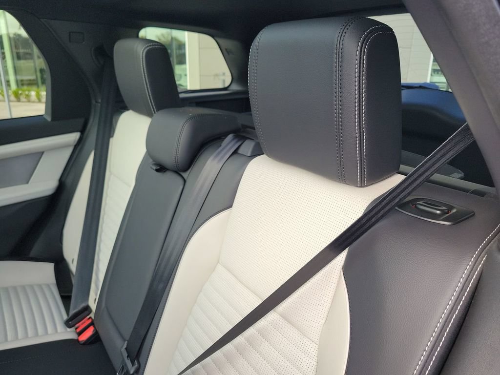 New 2025 Land Rover Discovery Sport Dynamic SE AWD/4WD image 15