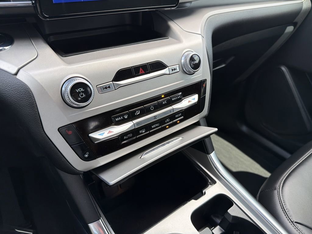 Certified 2022 Ford Explorer XLT w/ Equipment Group 202A image 26