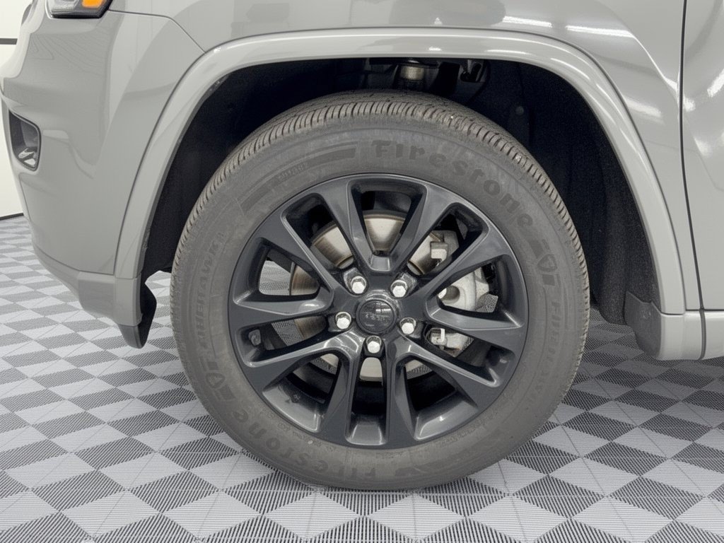 Used 2020 Jeep Grand Cherokee Altitude AWD/4WD image 13