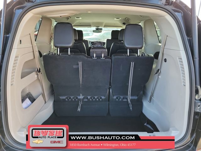 Used 2023 Chrysler Pacifica Touring-L image 7