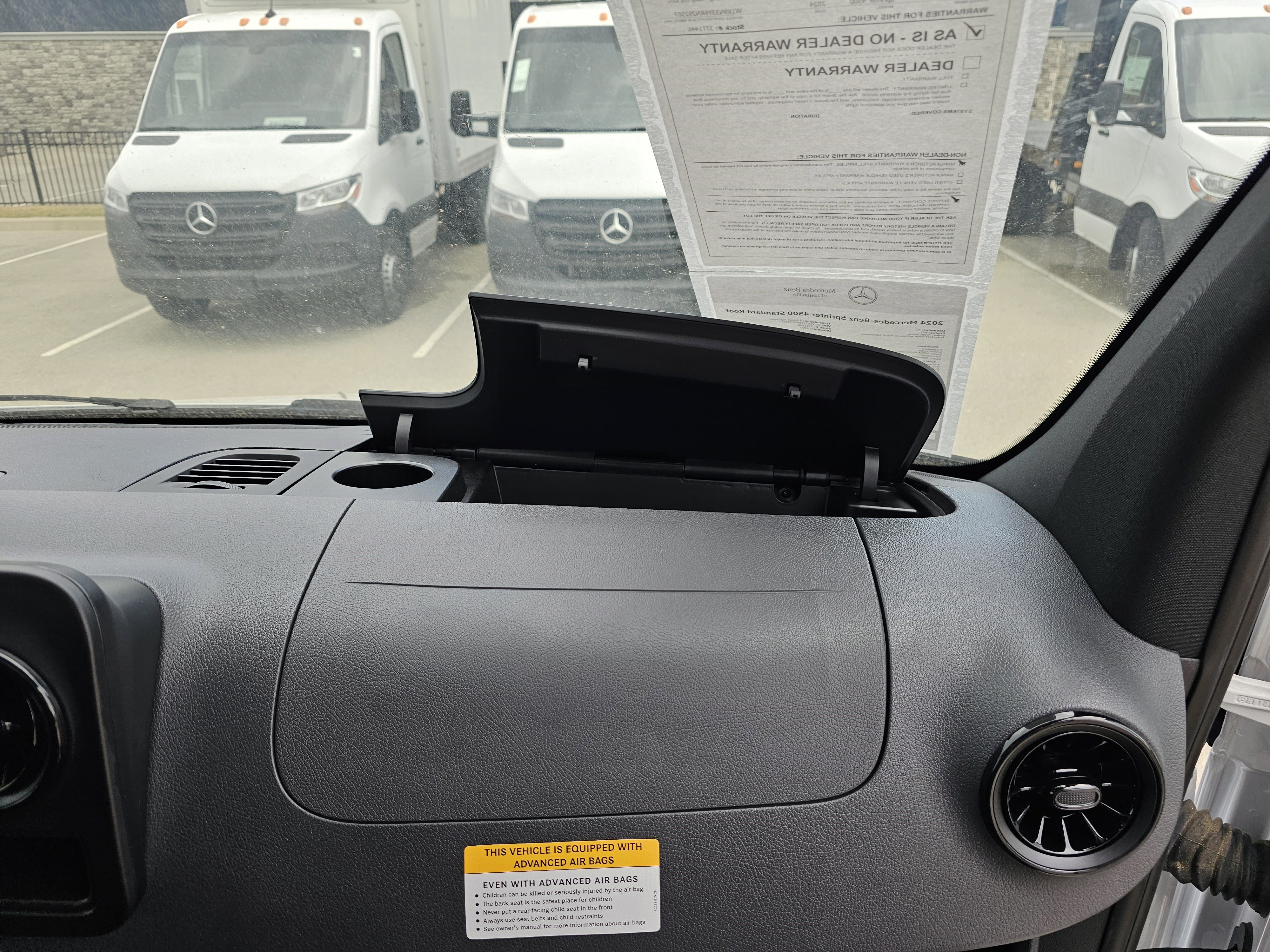 Used 2024 Mercedes-Benz Sprinter 4500 image 17