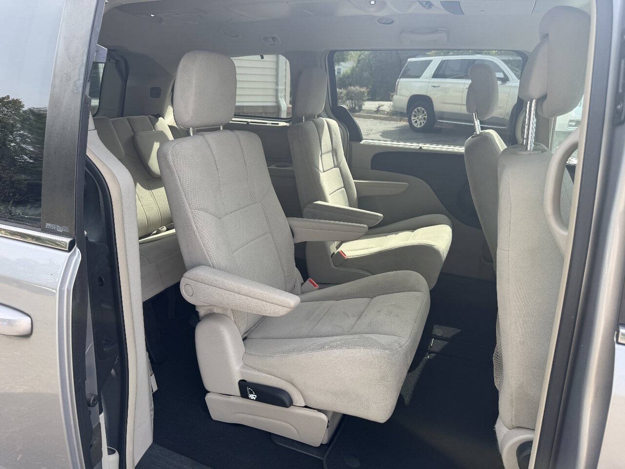Used 2013 Dodge Grand Caravan Crew w/ Driver Convenience Group FWD image 20