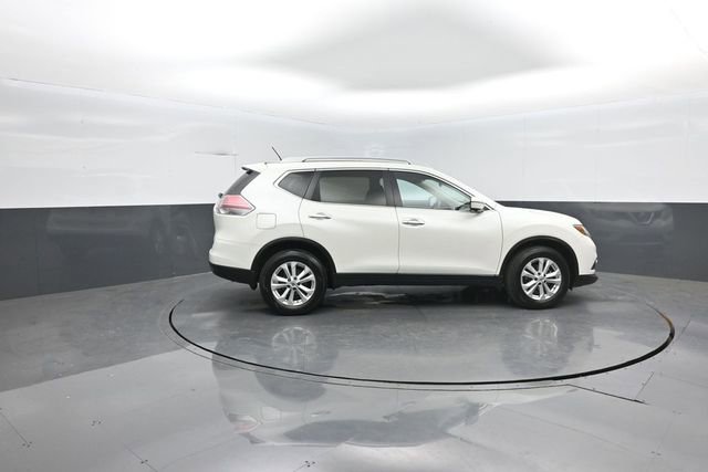 Used 2015 Nissan Rogue SV w/ SV Premium Package image 8