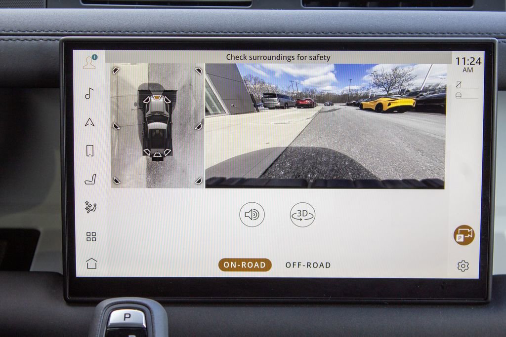 Used 2025 Land Rover Defender 90 X-Dynamic SE image 17