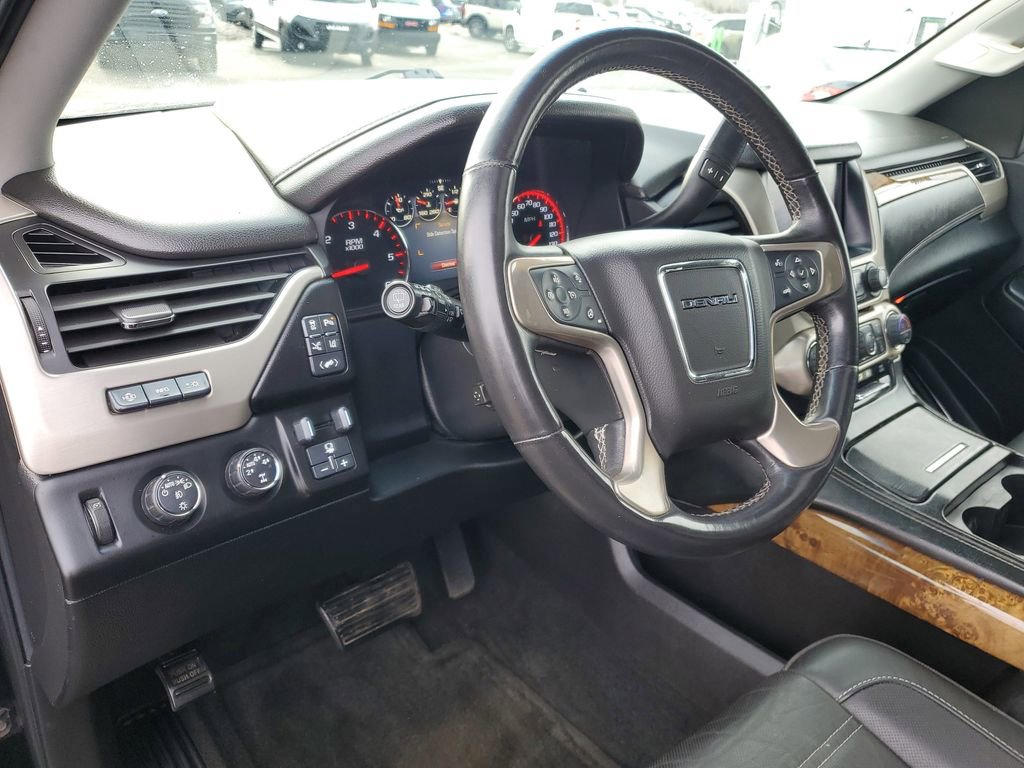 Used 2015 GMC Yukon Denali w/ Premium Package image 13