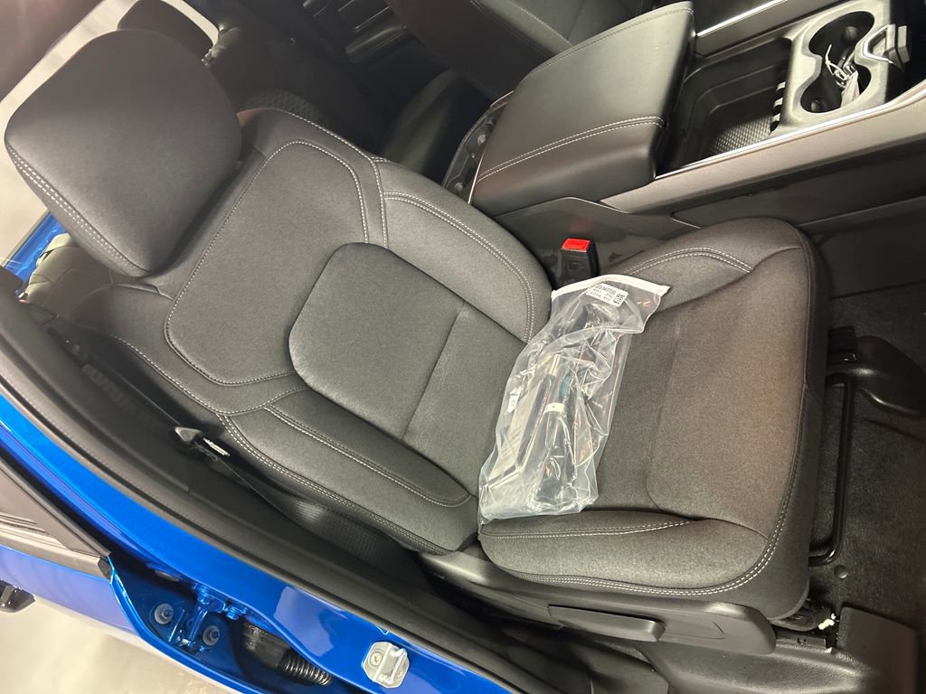 New 2026 RAM 1500 4x4 Crew Cab image 23