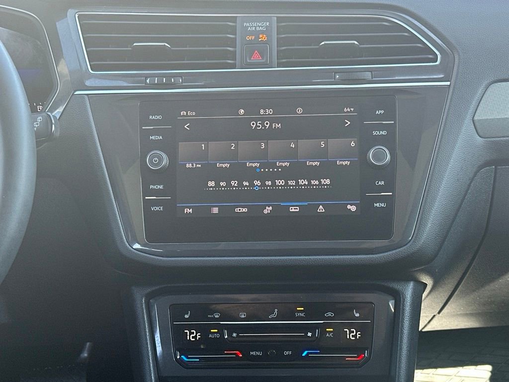Used 2024 Volkswagen Tiguan SE w/ Panoramic Sunroof Package AWD/4WD image 23