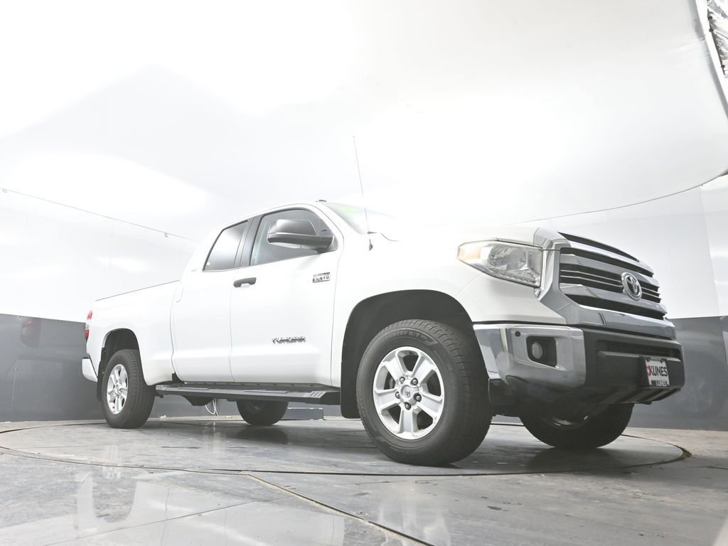 Used 2016 Toyota Tundra SR5 w/ SR5 Upgrade Package image 51