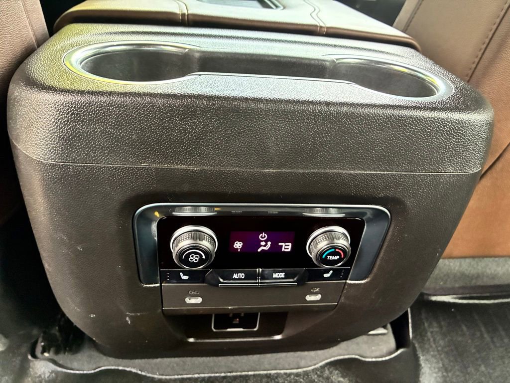 Used 2023 Chevrolet Suburban High Country image 23