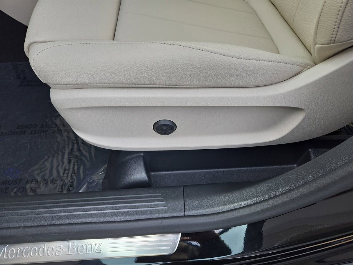 New 2026 Mercedes-Benz GLB 250 image 32