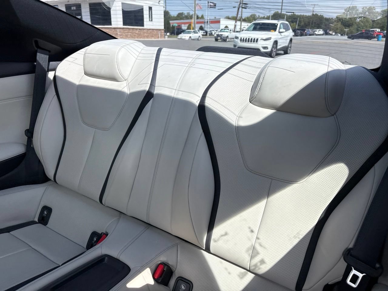 Used 2022 INFINITI Q60 3.0t Luxe w/ Cargo Package RWD image 6