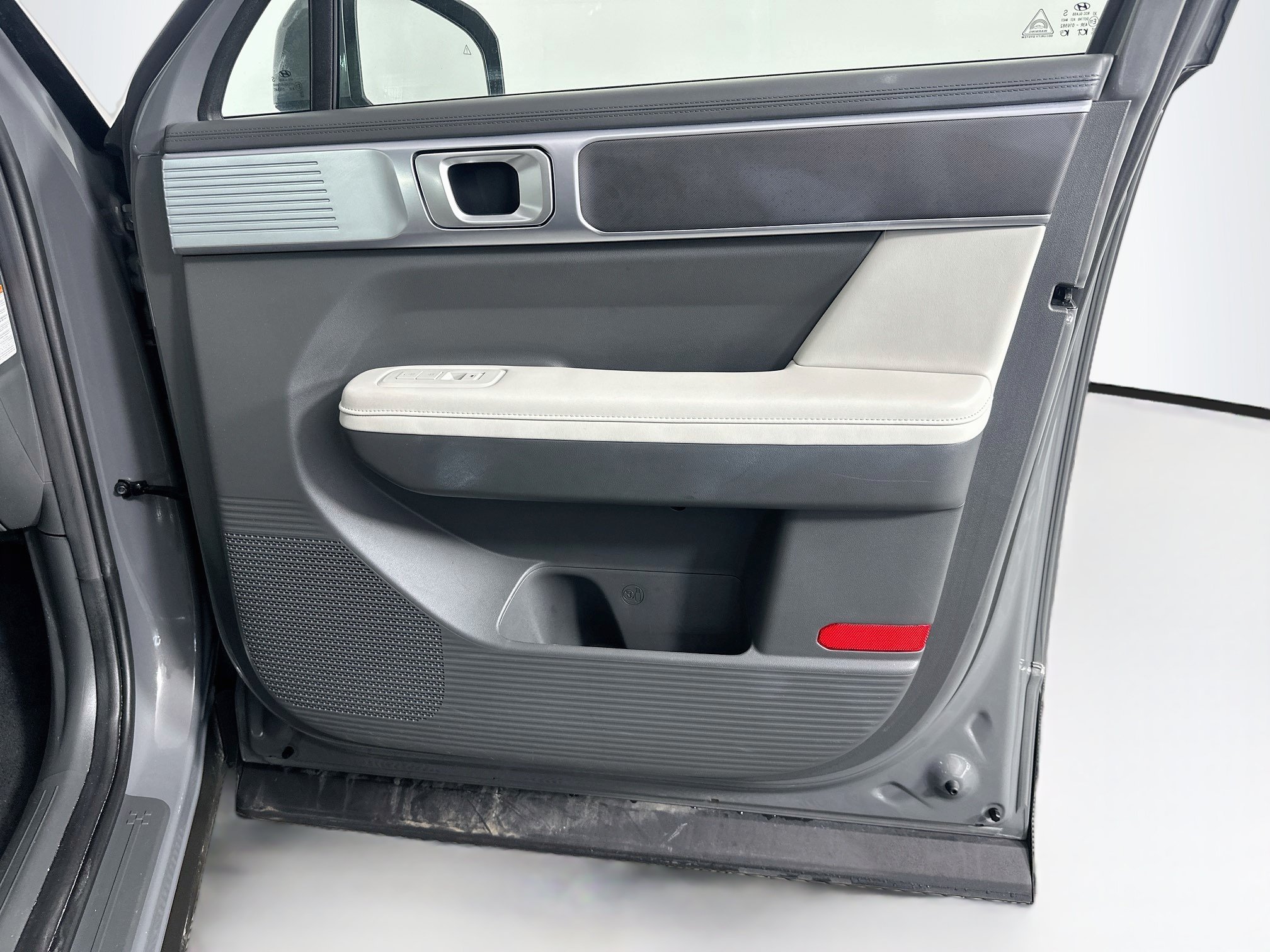 Used 2025 Hyundai Santa Fe SEL FWD image 33