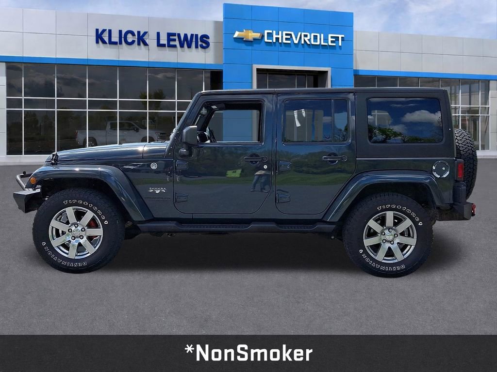 Used 2016 Jeep Wrangler Unlimited Sahara w/ Connectivity Group AWD/4WD image 4