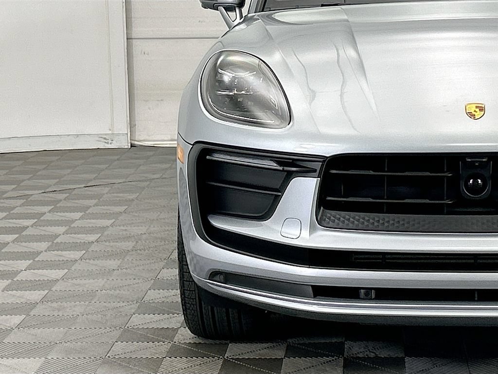 Used 2026 Porsche Macan AWD/4WD image 12