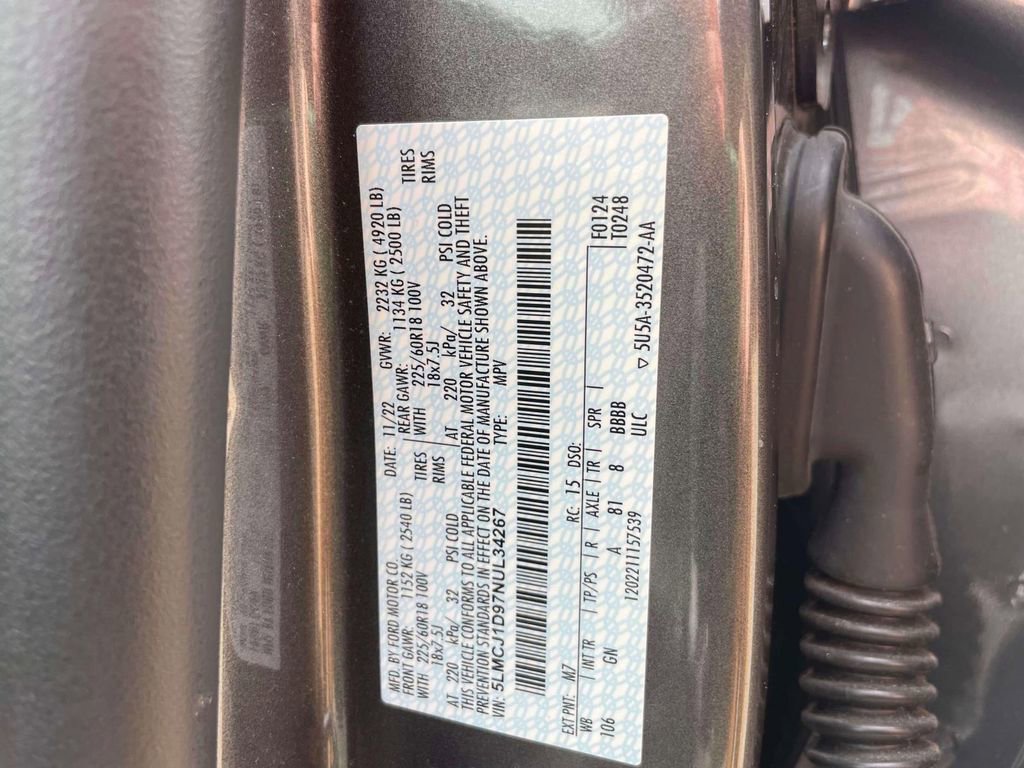 Used 2022 Lincoln Corsair AWD w/ Equipment Group 101A image 18