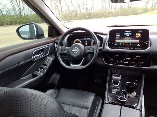Used 2023 Nissan Rogue Platinum w/ Platinum Premium Package image 6