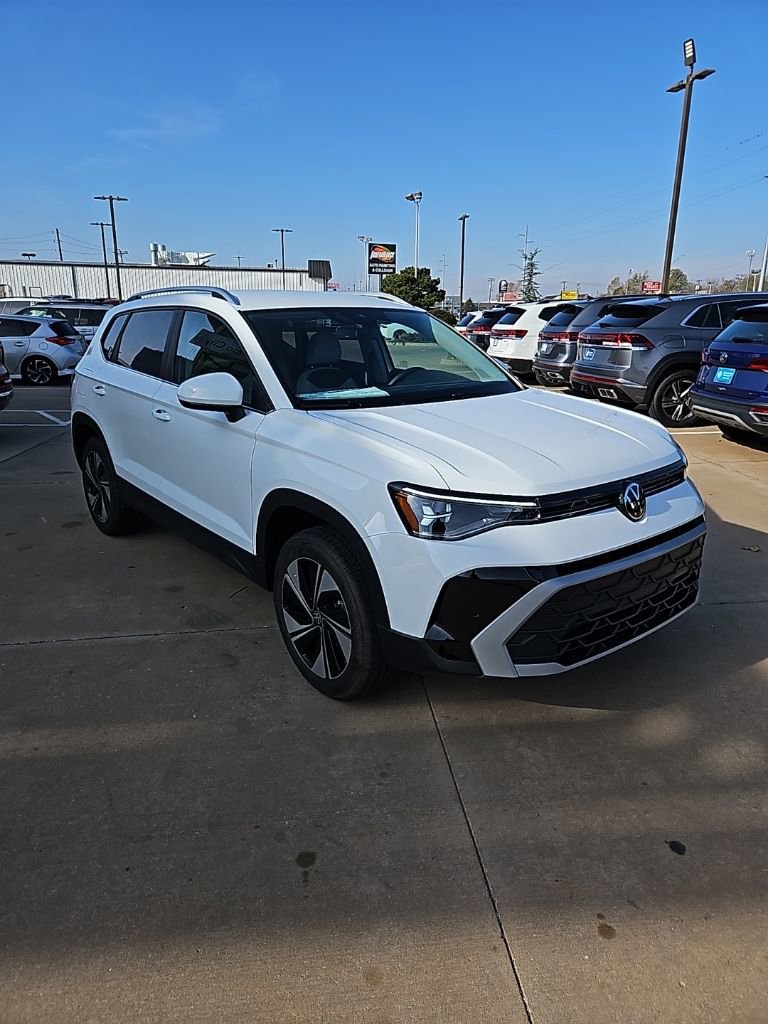 New 2026 Volkswagen Taos SE AWD/4WD image 3