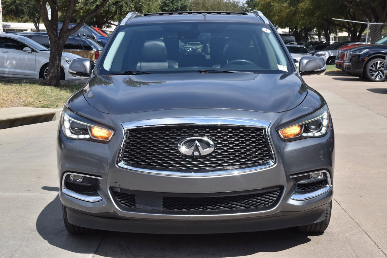 Used 2019 INFINITI QX60 Luxe w/ Essential Package FWD image 3