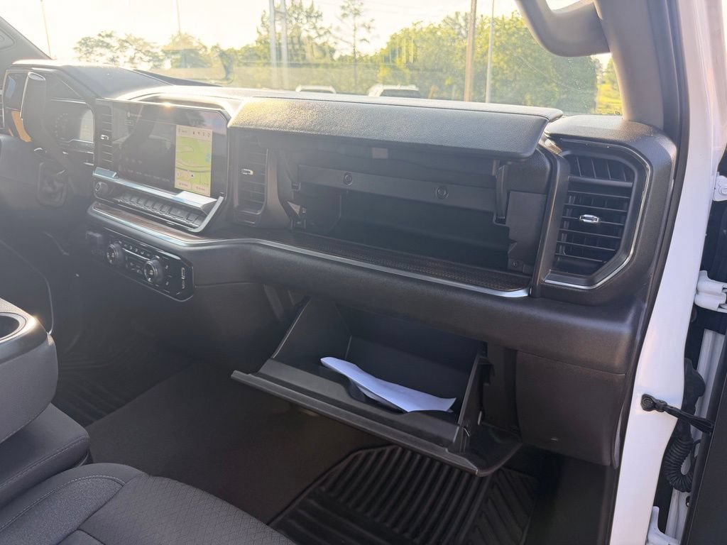 Used 2025 Chevrolet Silverado 1500 LT AWD/4WD image 36