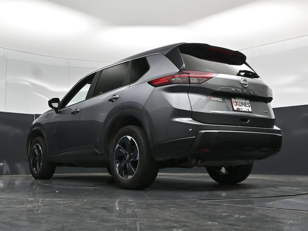 Used 2025 Nissan Rogue SV AWD/4WD image 49