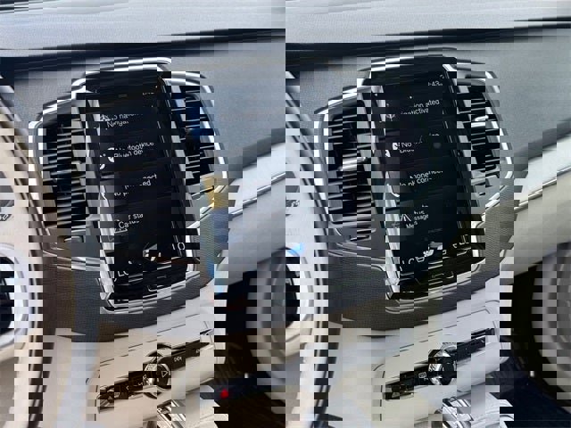 Used 2021 Volvo XC90 T5 Momentum w/ Climate Package image 22