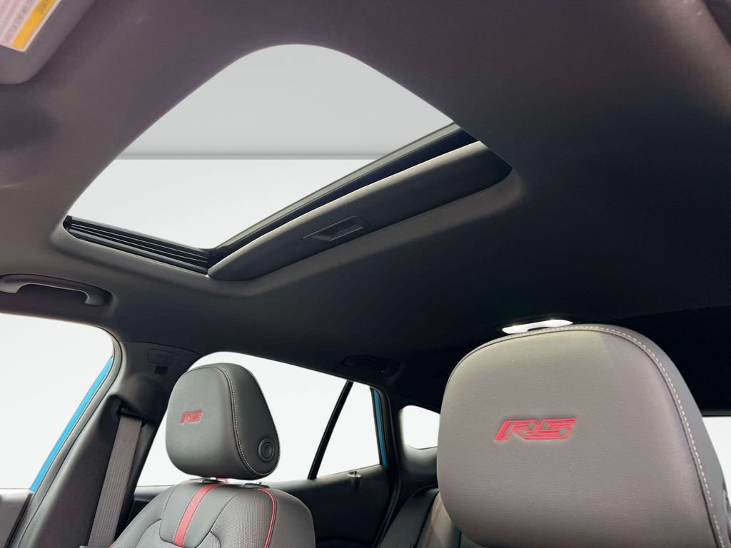 Used 2025 Chevrolet Trax RS w/ Sunroof Package FWD image 21