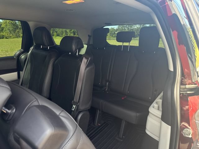 Used 2024 Kia Carnival LX FWD image 8