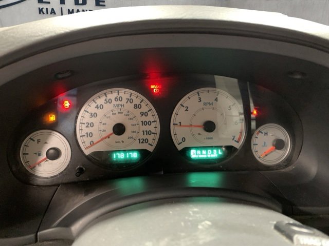 Used 2005 Chrysler Town & Country Touring image 12