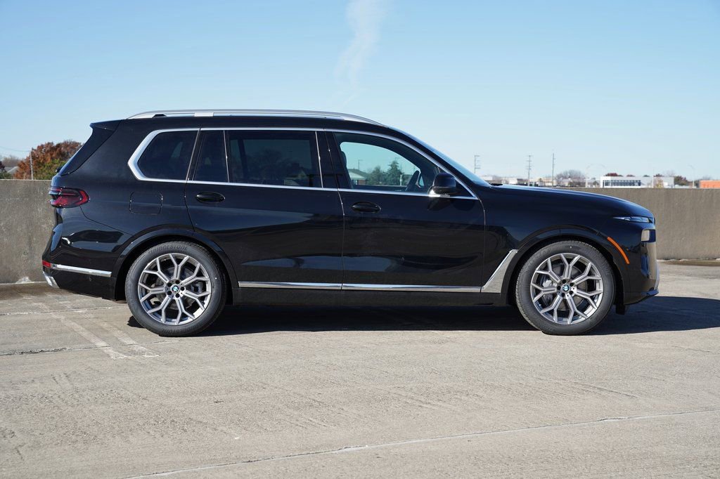 Used 2026 BMW X7 xDrive40i w/ Premium Package AWD/4WD image 3