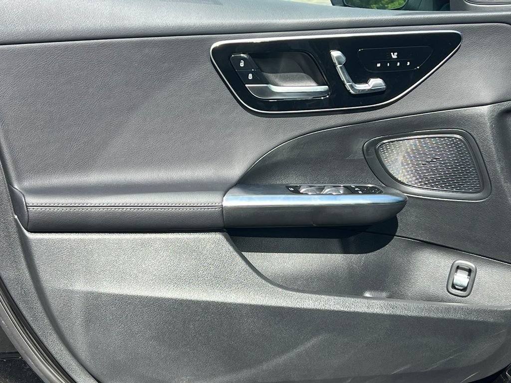 New 2025 Mercedes-Benz C 300 4MATIC Sedan image 10