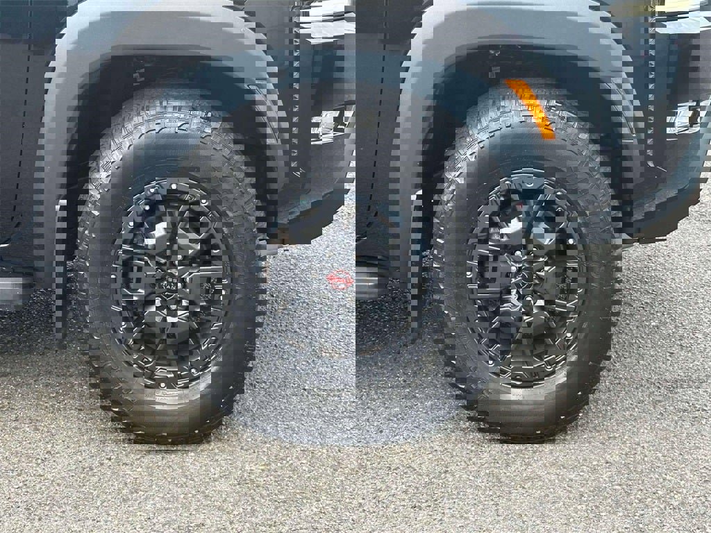 Certified 2022 Nissan Frontier PRO-4X w/ Pro-4X Premium Package image 8