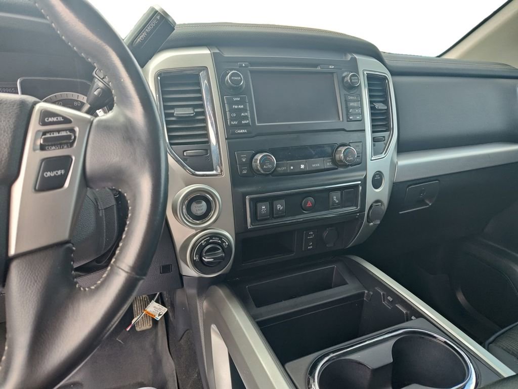 Used 2018 Nissan Titan PRO-4X image 11